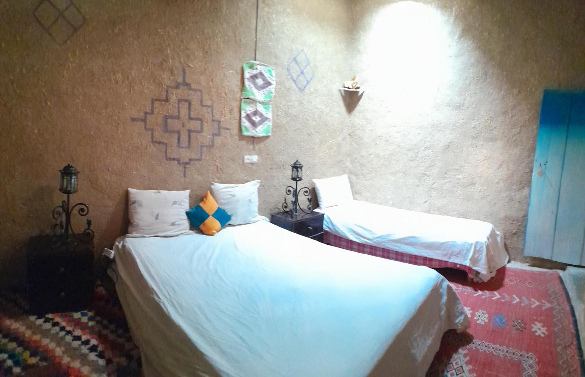 לינה וארוחת בוקר Tazouka Oasis Travel חדר תמונה