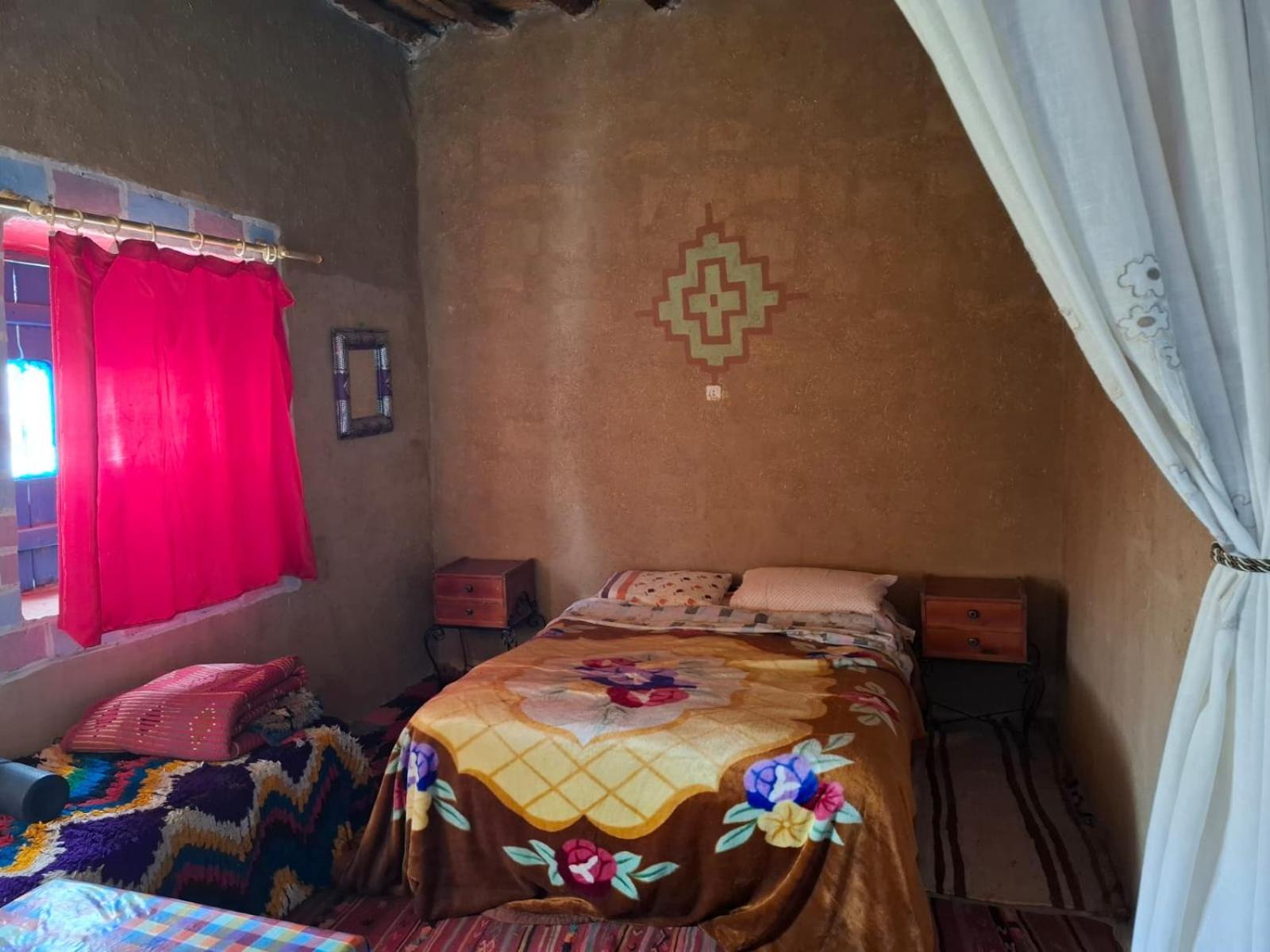 לינה וארוחת בוקר Tazouka Oasis Travel מראה חיצוני תמונה
